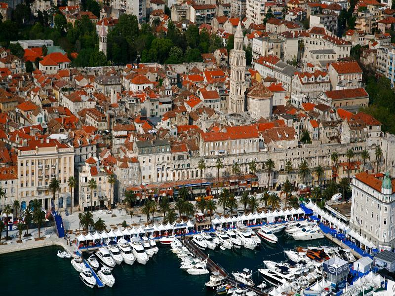 Hotell For In 4*